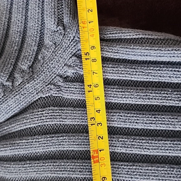 Banana Republic Ribbed Boatneck Sweater - Picture 4 of 5